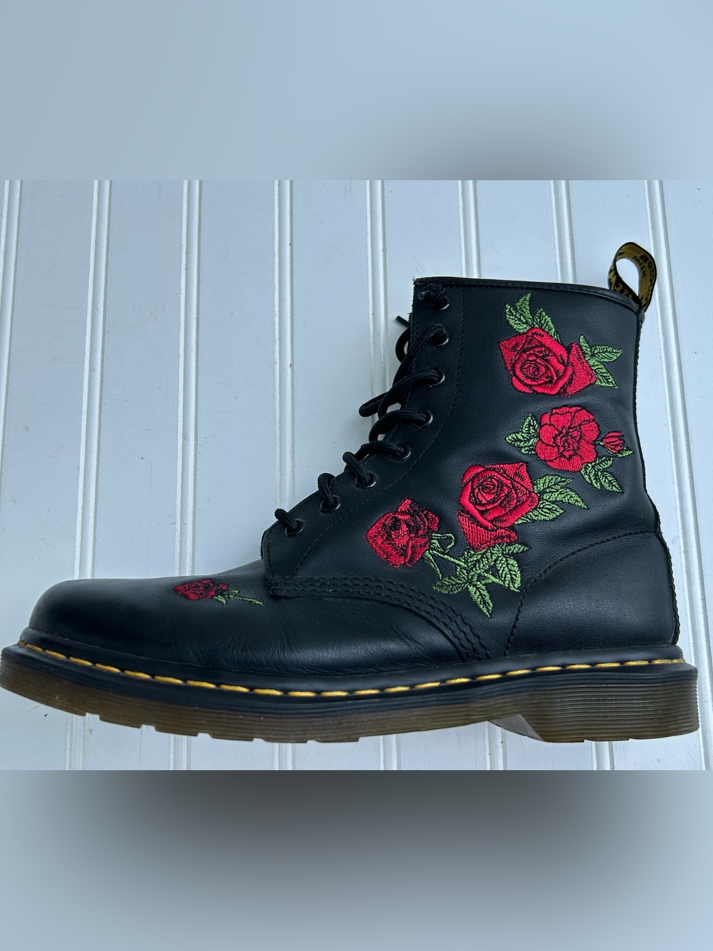 Dr. Martens Boots Vonda Flora Black Leather Lace-Up Red Rose Embroidery Size 10 - Picture 2 of 13